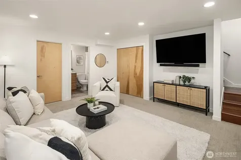 7349 California Avenue SW Seattle WA 98136