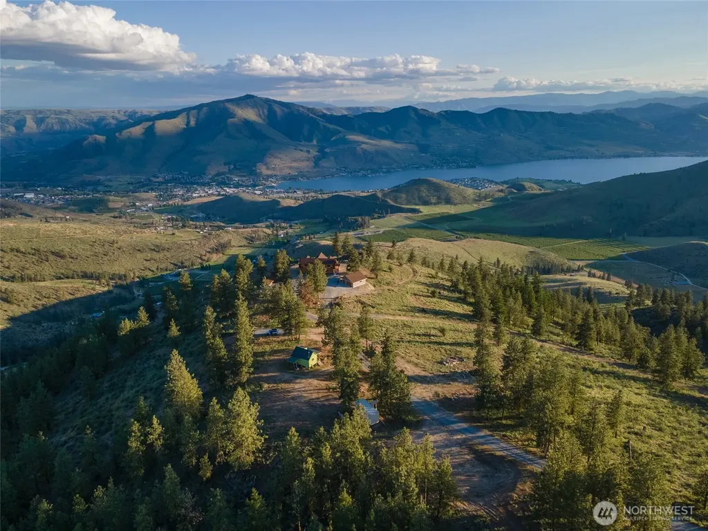 1831 Cottontail Lane Chelan WA 98816