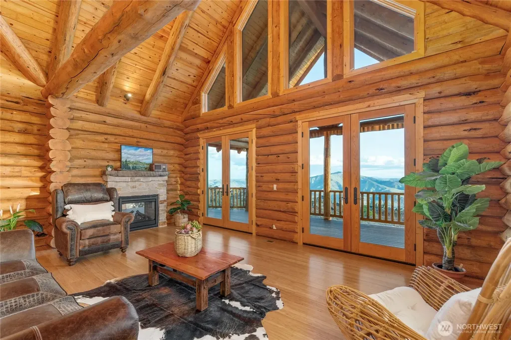 1831 Cottontail Lane Chelan WA 98816