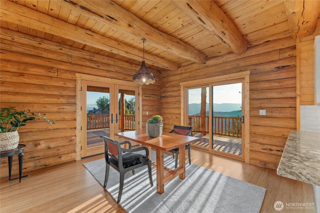 1831 Cottontail Lane Chelan WA 98816