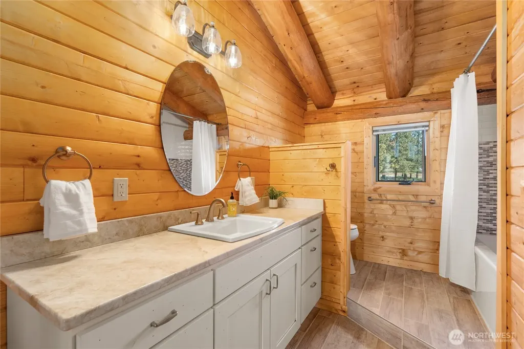 1831 Cottontail Lane Chelan WA 98816