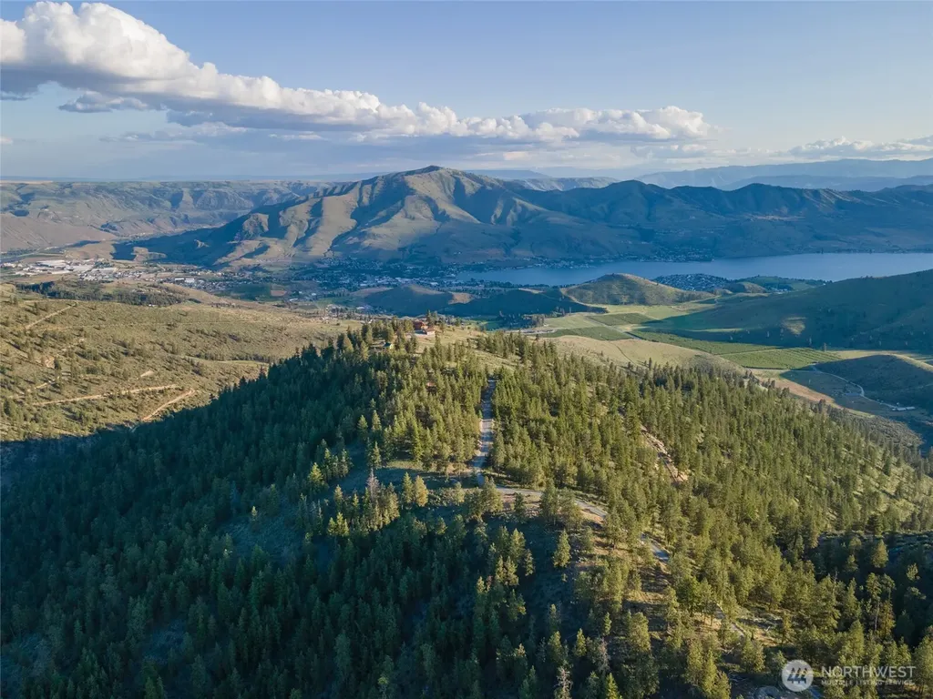 1831 Cottontail Lane Chelan WA 98816