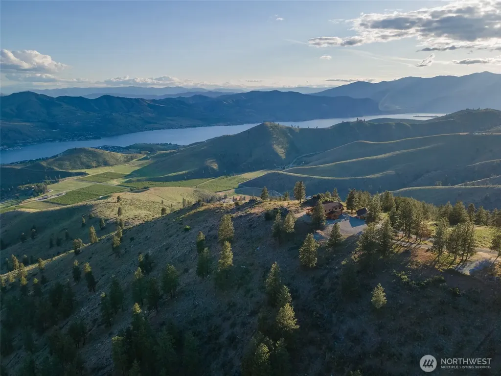 1831 Cottontail Lane Chelan WA 98816