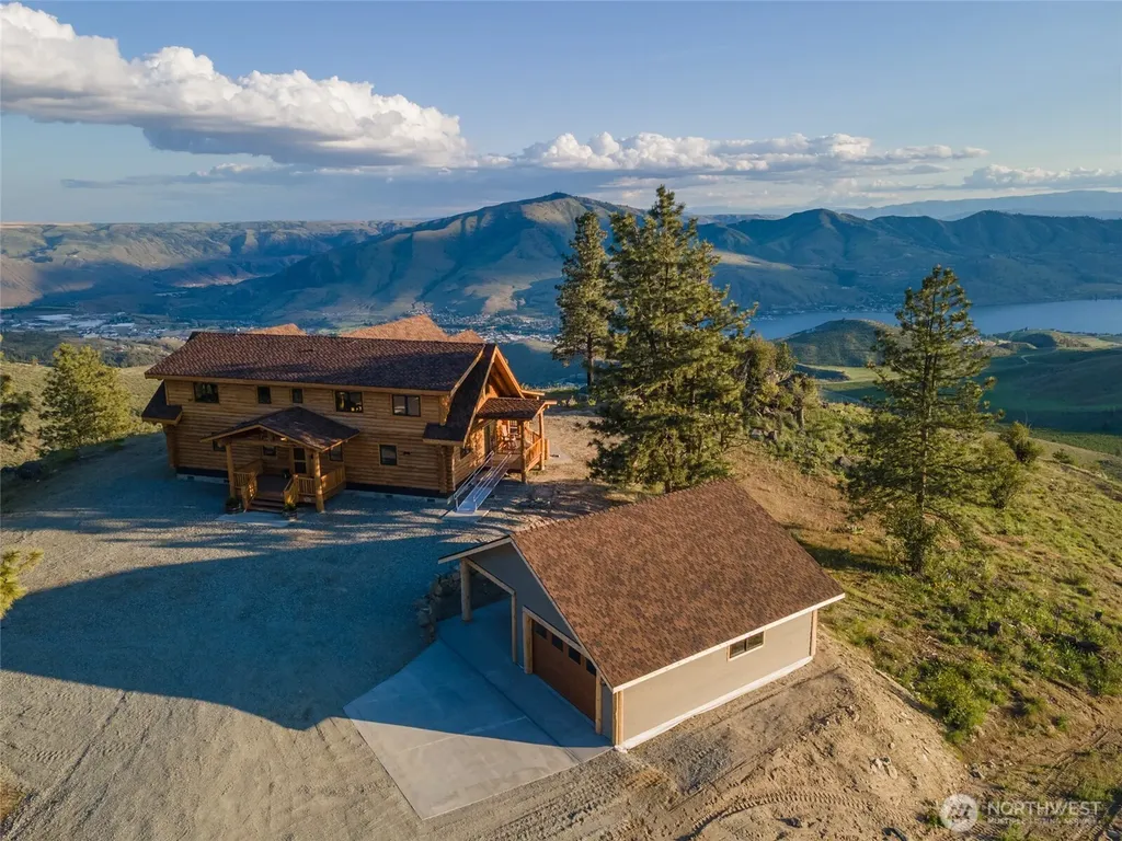 1831 Cottontail Lane Chelan WA 98816