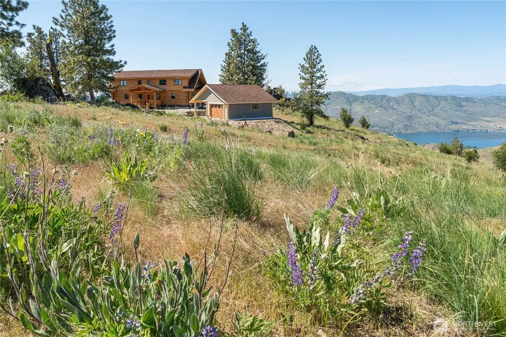 1831 Cottontail Lane Chelan WA 98816