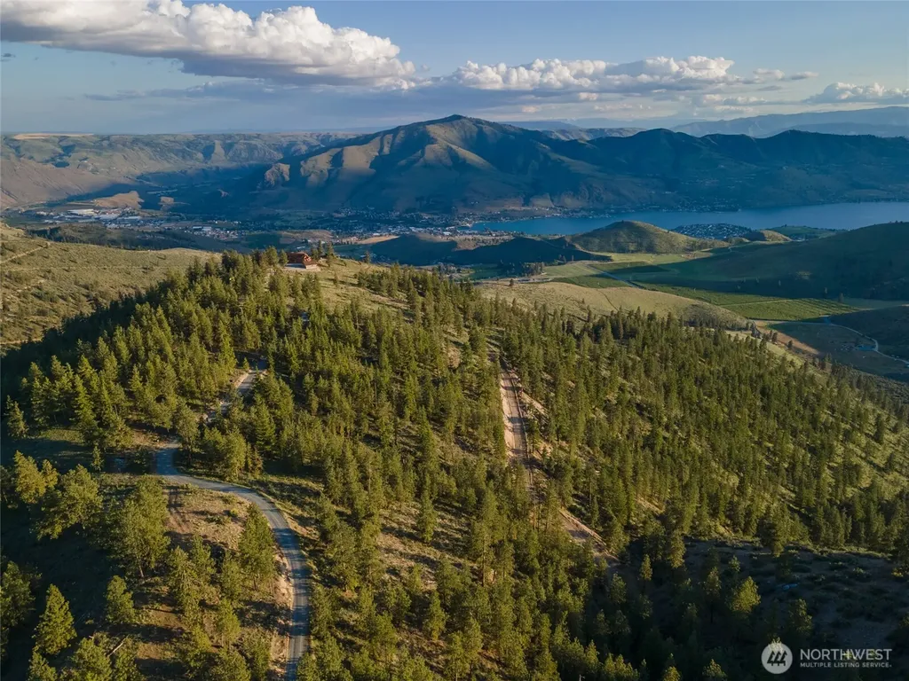 1831 Cottontail Lane Chelan WA 98816