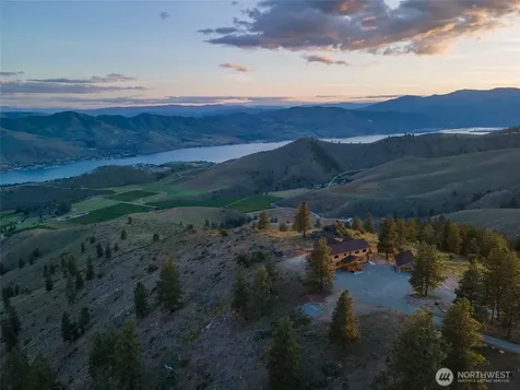 1831 Cottontail Lane Chelan WA 98816