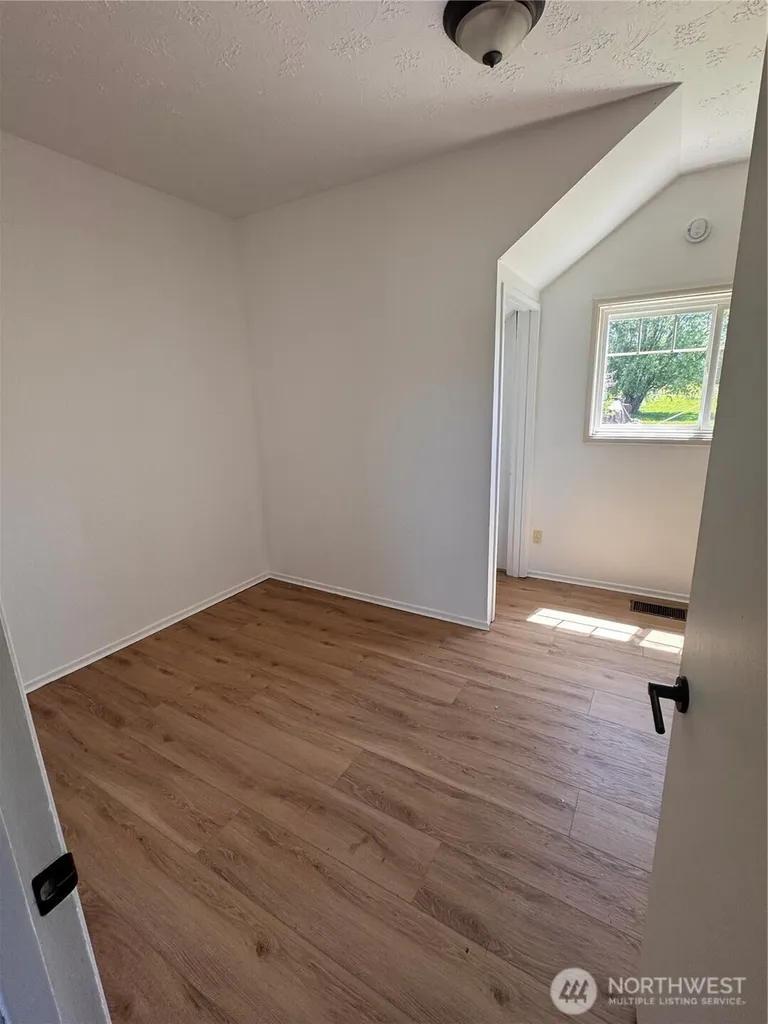 20016 Orville Rd E Orting WA 98360