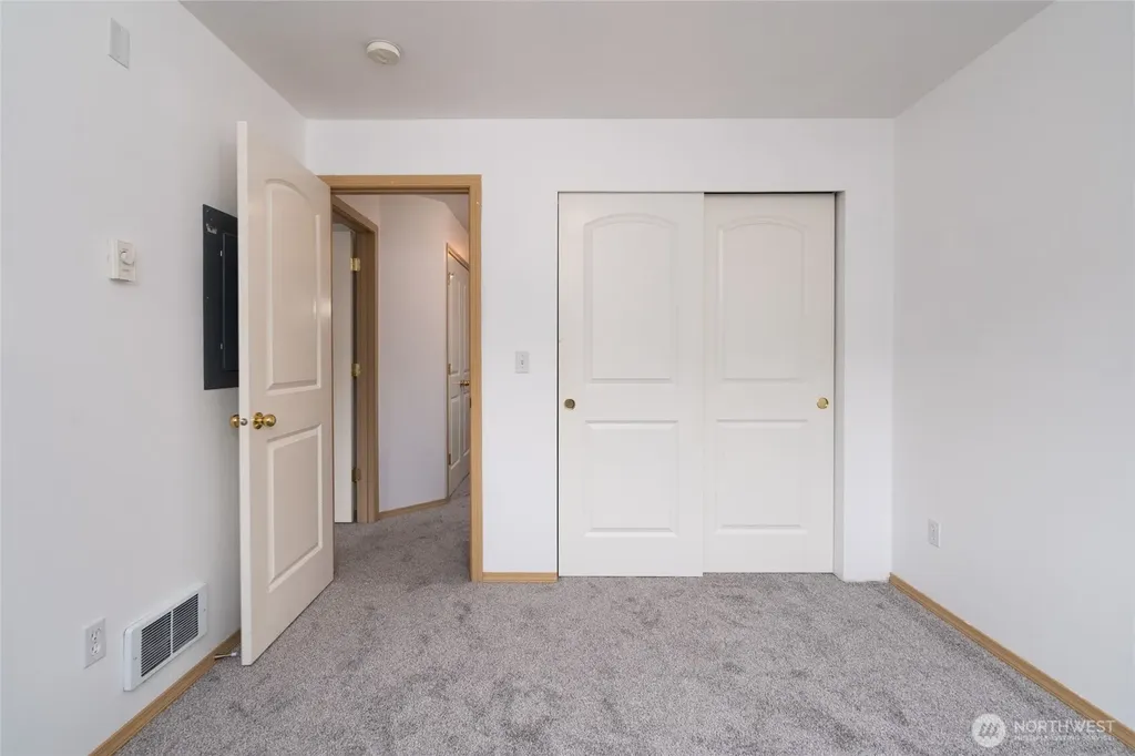 1640 SW Mulberry Place Oak Harbor WA 98277