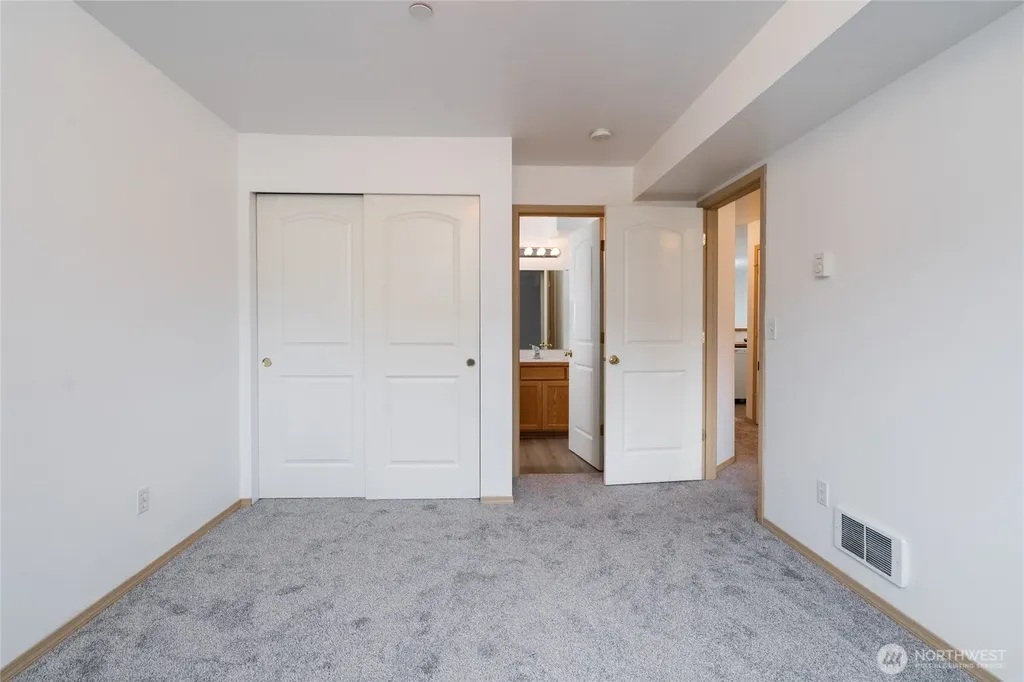 1640 SW Mulberry Place Oak Harbor WA 98277