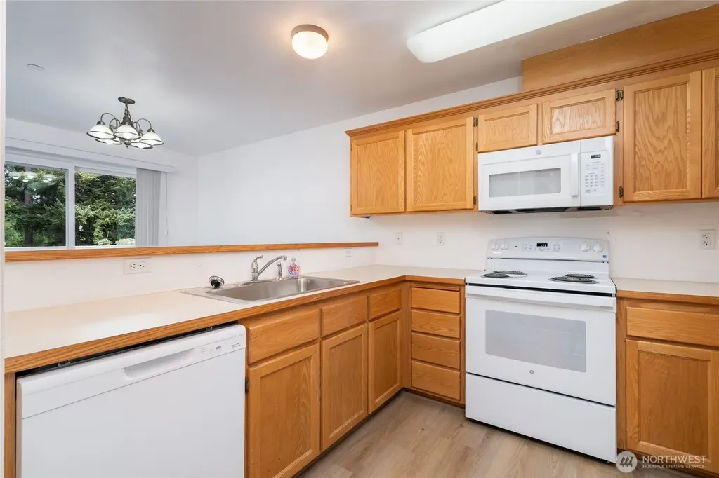 1640 SW Mulberry Place Oak Harbor WA 98277