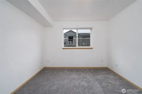 1640 SW Mulberry Place Oak Harbor WA 98277