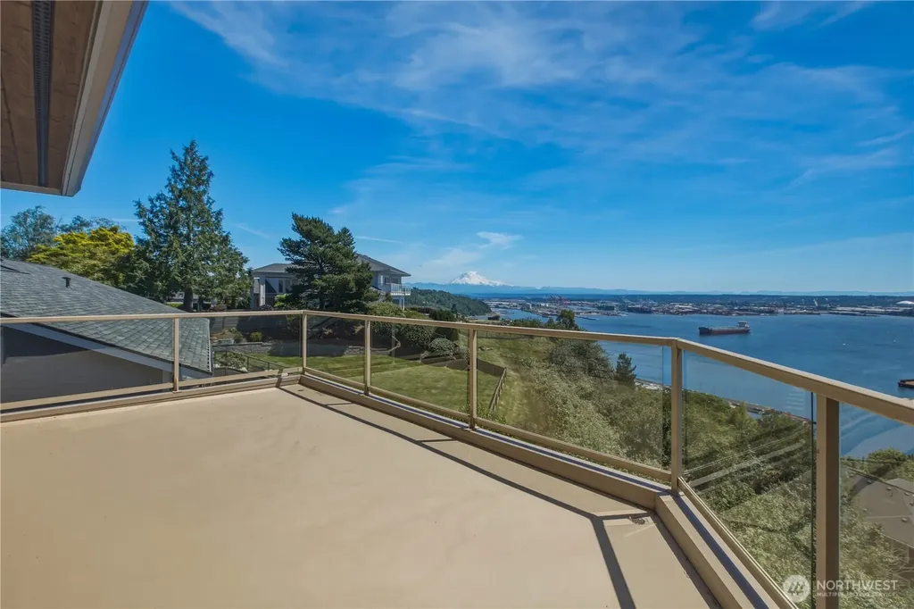 1512 49th Street NE Tacoma WA 98422