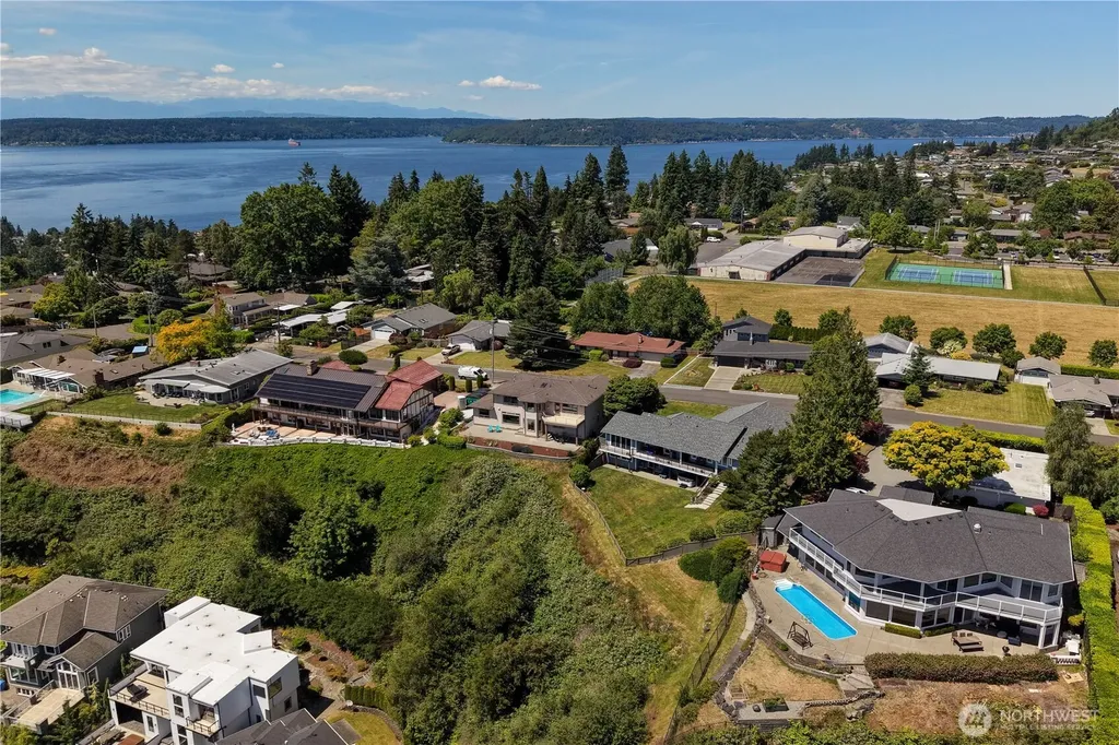 1512 49th Street NE Tacoma WA 98422