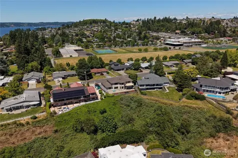 1512 49th Street NE Tacoma WA 98422
