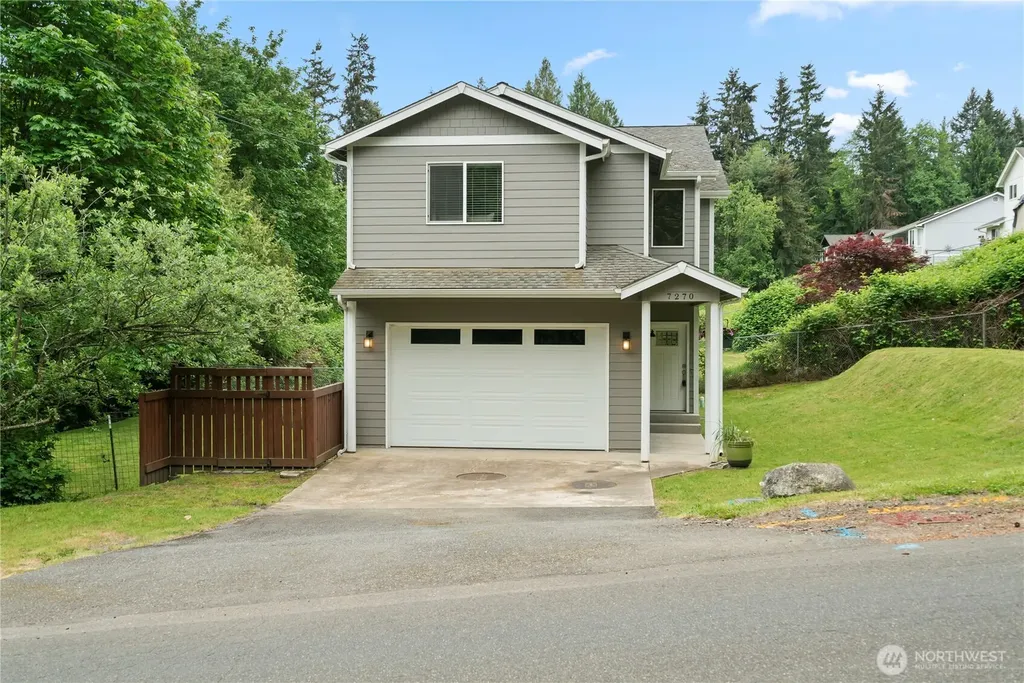 7270 E Grandview Street Port Orchard WA 98366