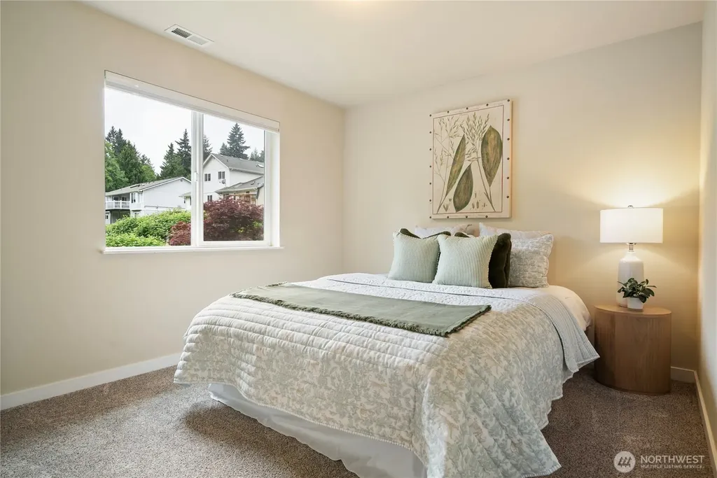 7270 E Grandview Street Port Orchard WA 98366