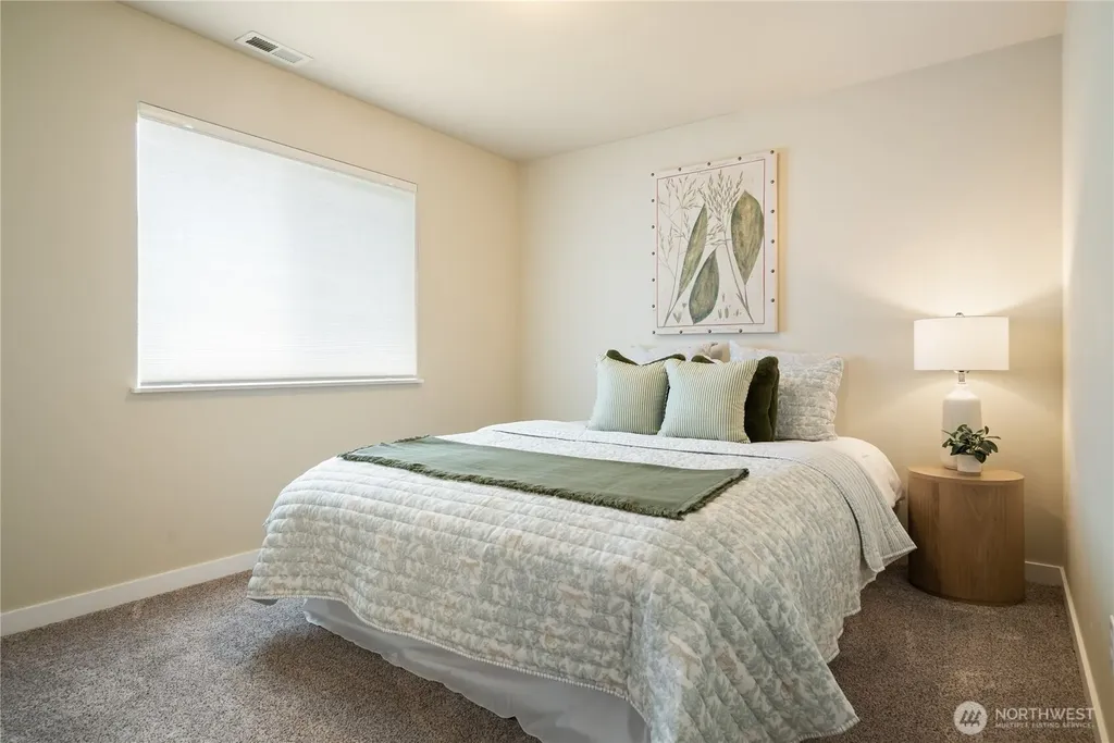 7270 E Grandview Street Port Orchard WA 98366