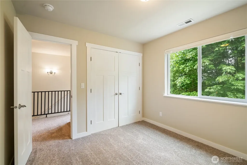 7270 E Grandview Street Port Orchard WA 98366
