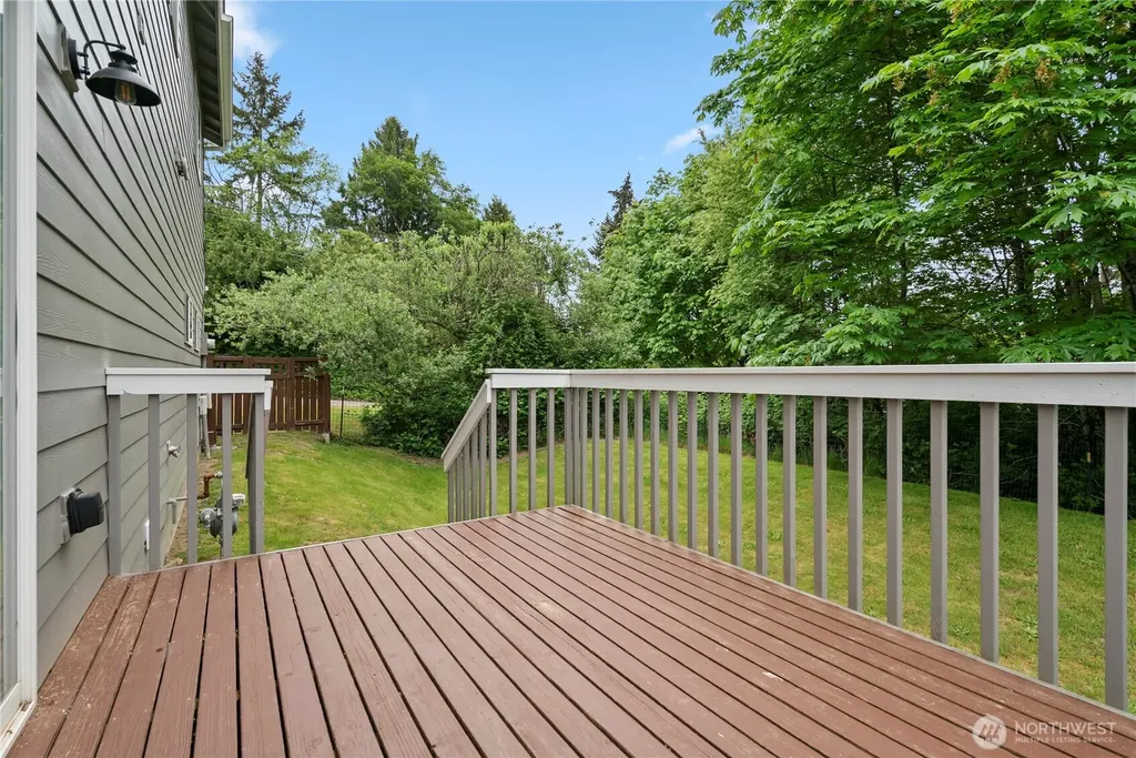 7270 E Grandview Street Port Orchard WA 98366