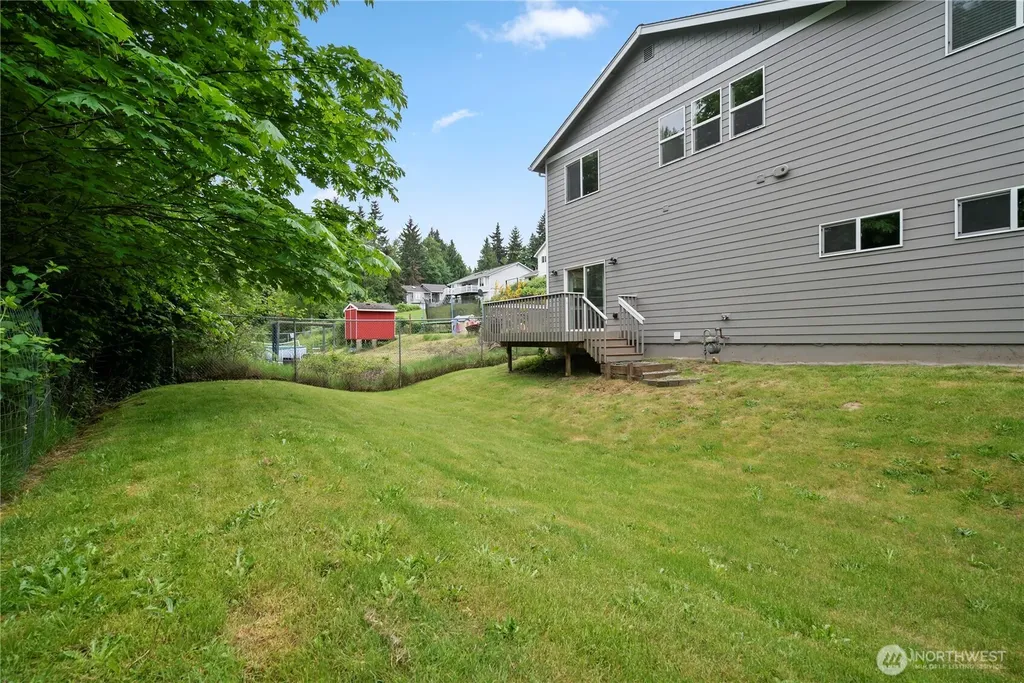 7270 E Grandview Street Port Orchard WA 98366