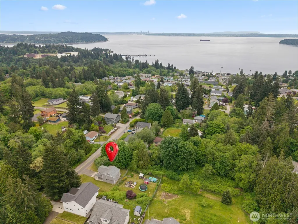 7270 E Grandview Street Port Orchard WA 98366