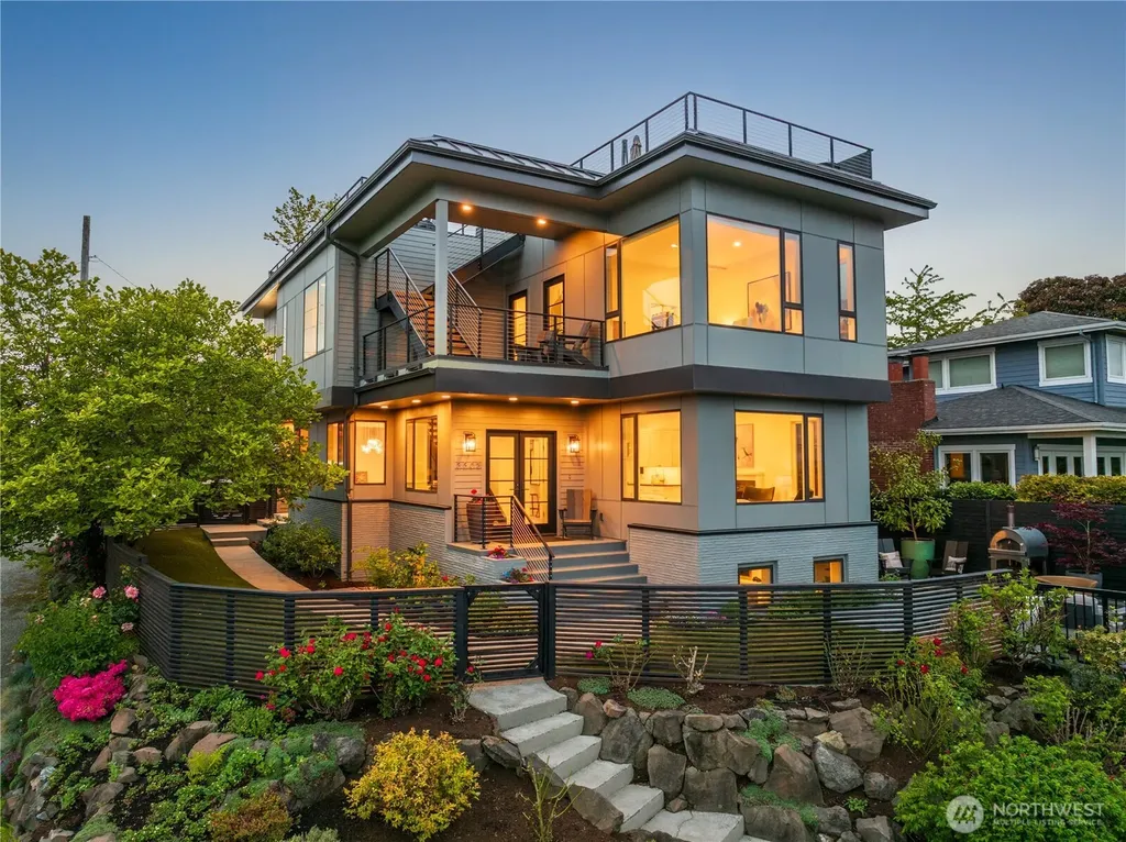 3303 37th Avenue W Seattle WA 98199