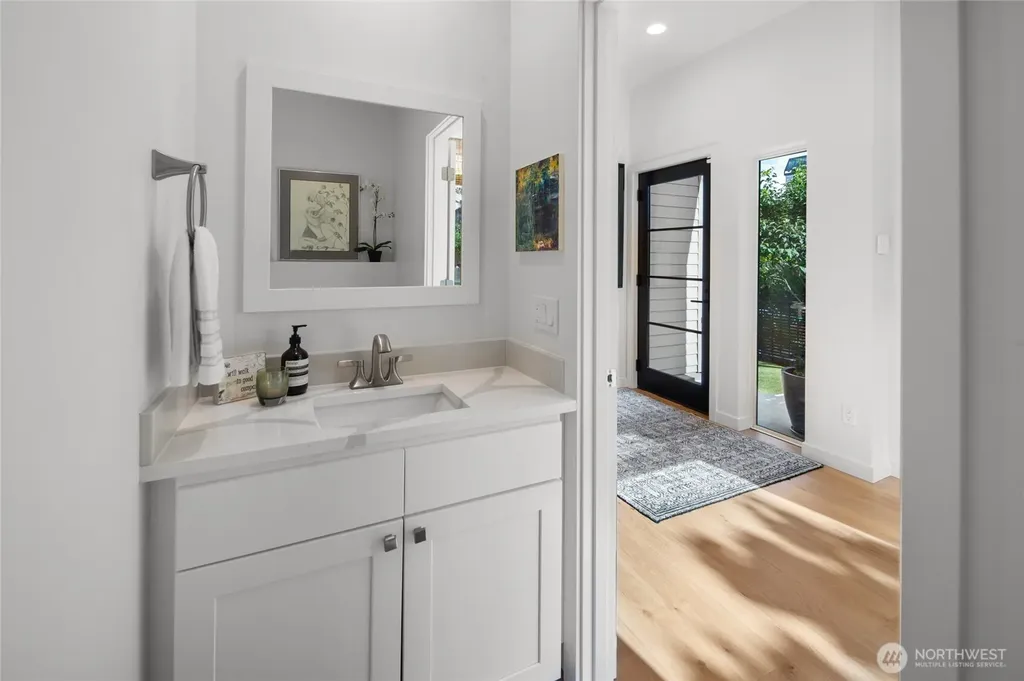 3303 37th Avenue W Seattle WA 98199