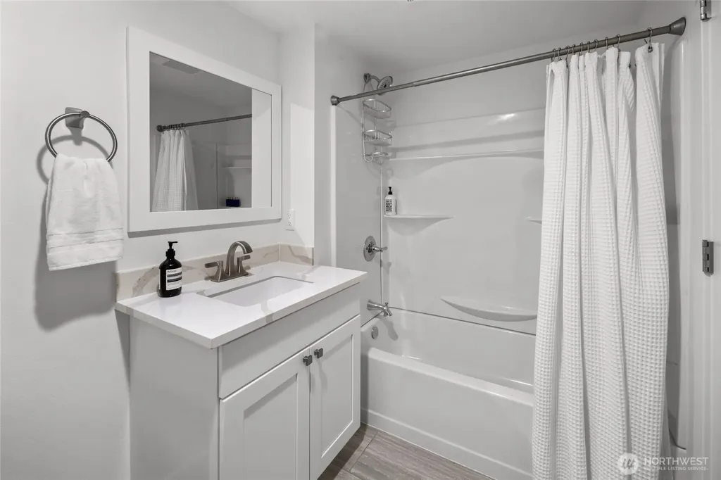 3303 37th Avenue W Seattle WA 98199