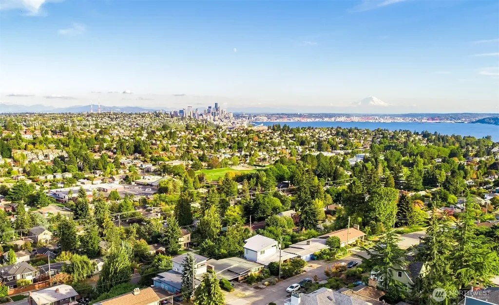 3303 37th Avenue W Seattle WA 98199