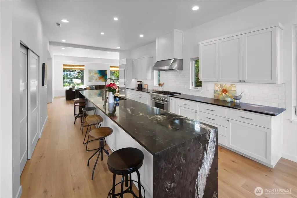 3303 37th Avenue W Seattle WA 98199