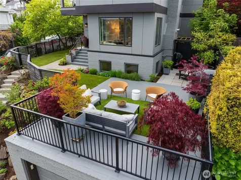 3303 37th Avenue W Seattle WA 98199