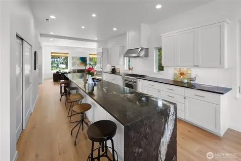 3303 37th Avenue W Seattle WA 98199