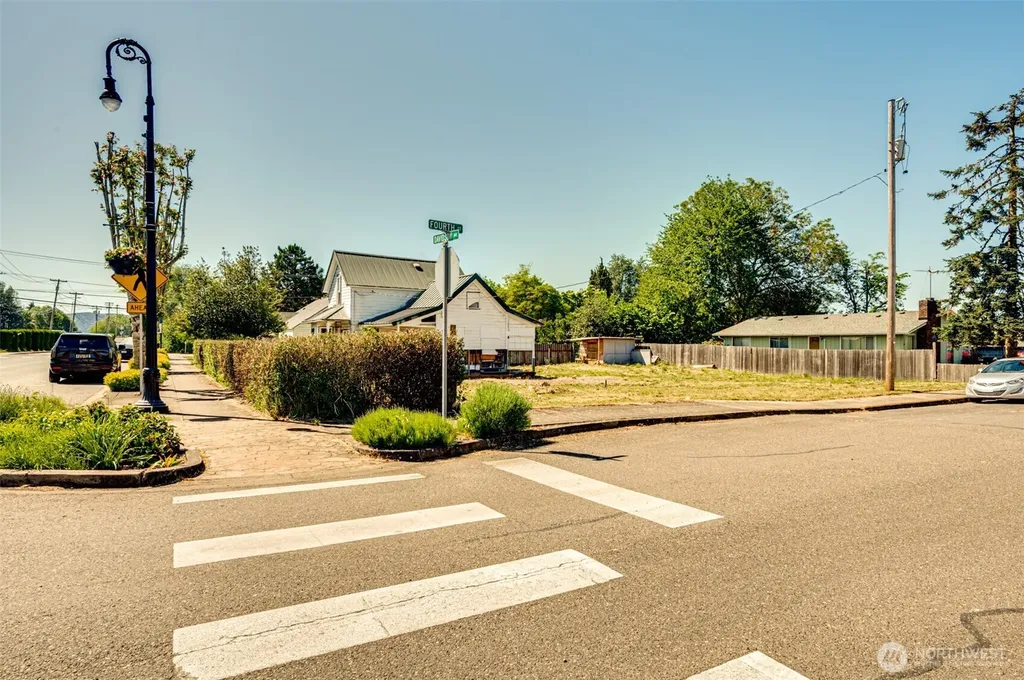 512 Davidson Avenue Woodland WA 98674