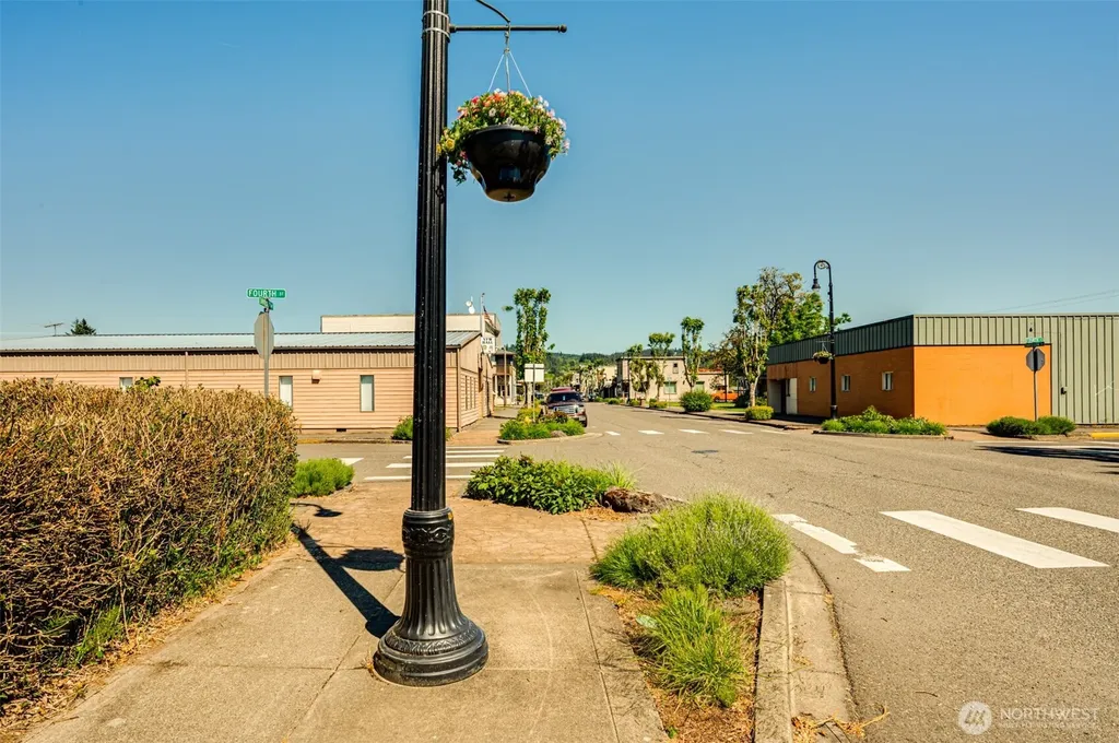 512 Davidson Avenue Woodland WA 98674