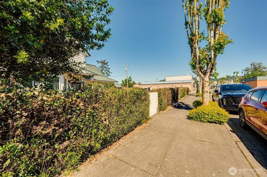 512 Davidson Avenue Woodland WA 98674