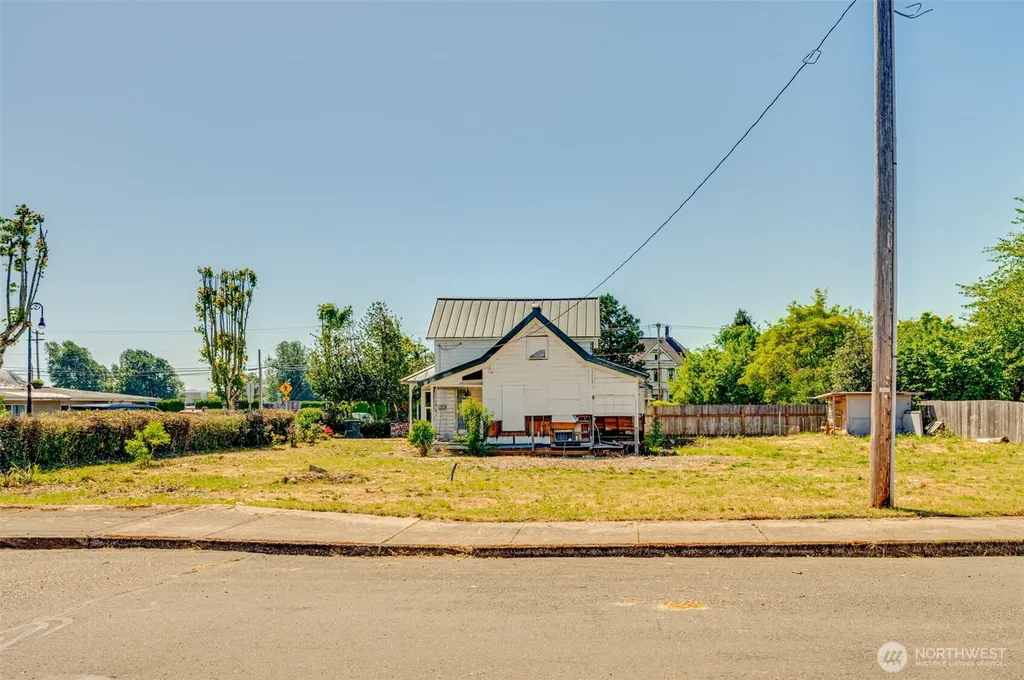 512 Davidson Avenue Woodland WA 98674