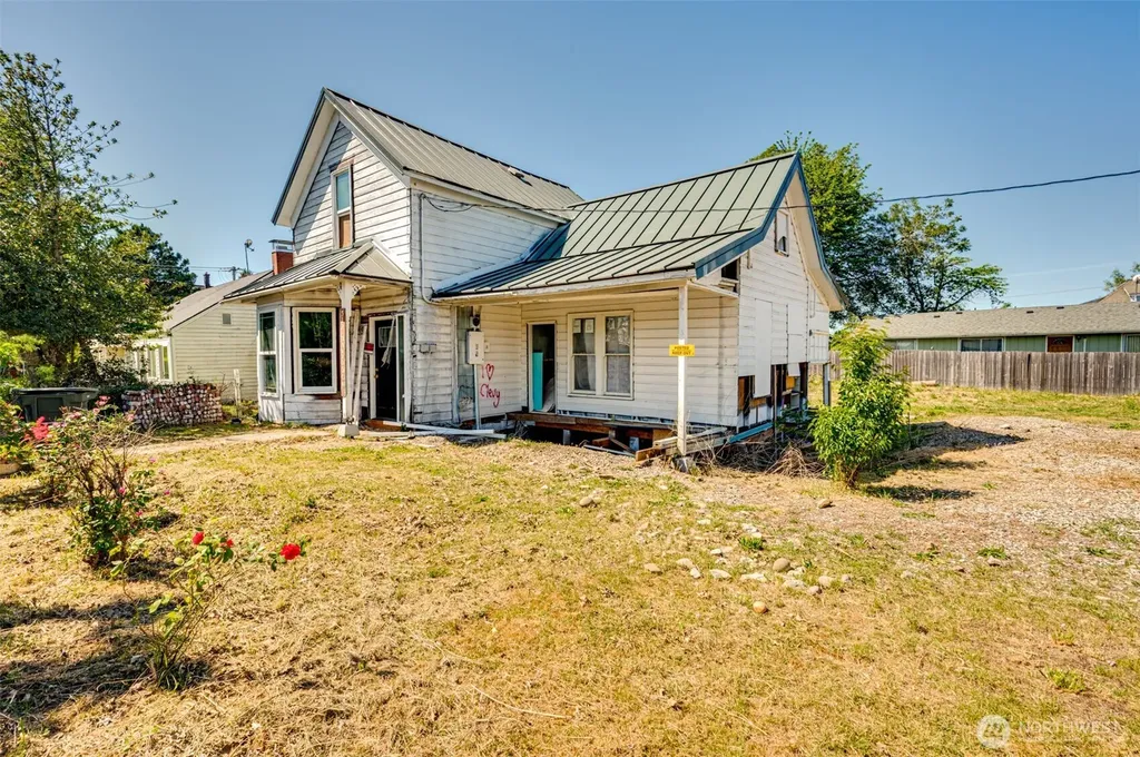 512 Davidson Avenue Woodland WA 98674