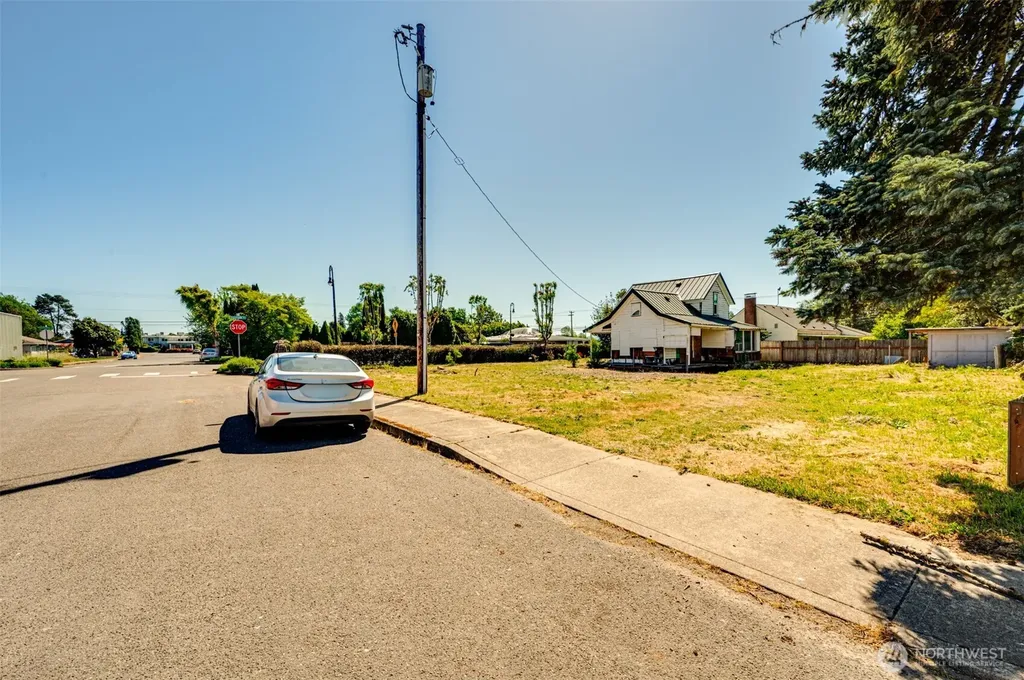 512 Davidson Avenue Woodland WA 98674