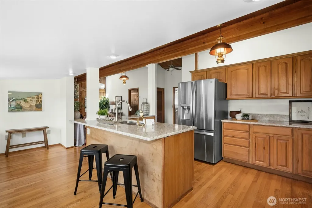 31025 E Lake Morton Drive SE Kent WA 98042