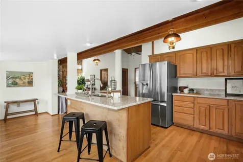 31025 E Lake Morton Drive SE Kent WA 98042