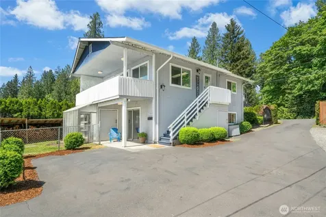 31025 E Lake Morton Drive SE Kent WA 98042