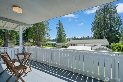 31025 E Lake Morton Drive SE Kent WA 98042