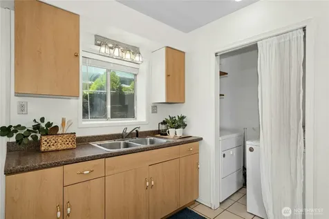 31025 E Lake Morton Drive SE Kent WA 98042