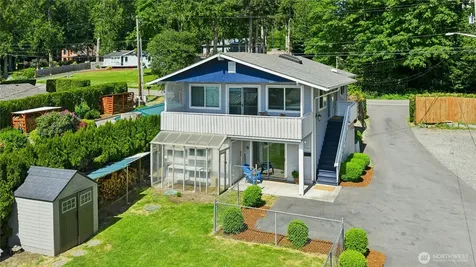 31025 E Lake Morton Drive SE Kent WA 98042