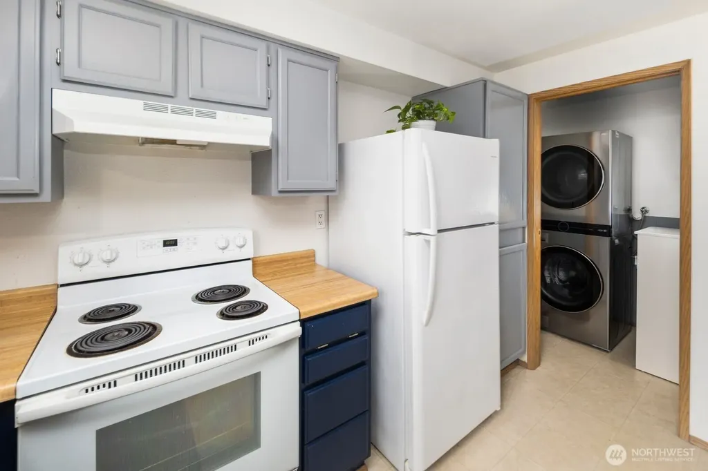 75 NW Columbia Drive Oak Harbor WA 98277