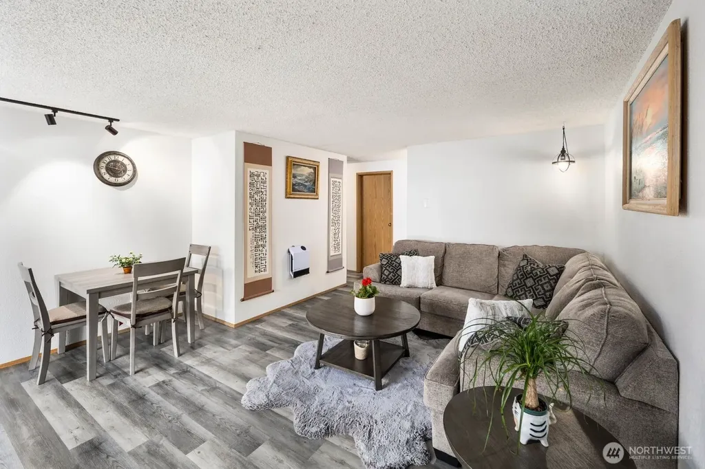75 NW Columbia Drive Oak Harbor WA 98277