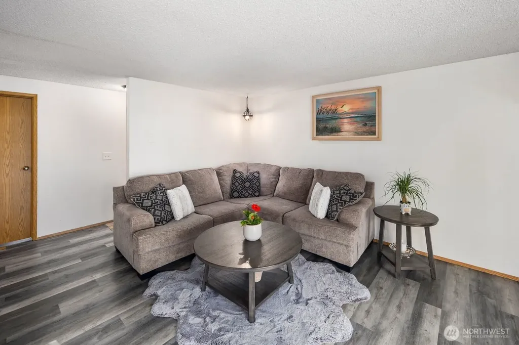 75 NW Columbia Drive Oak Harbor WA 98277