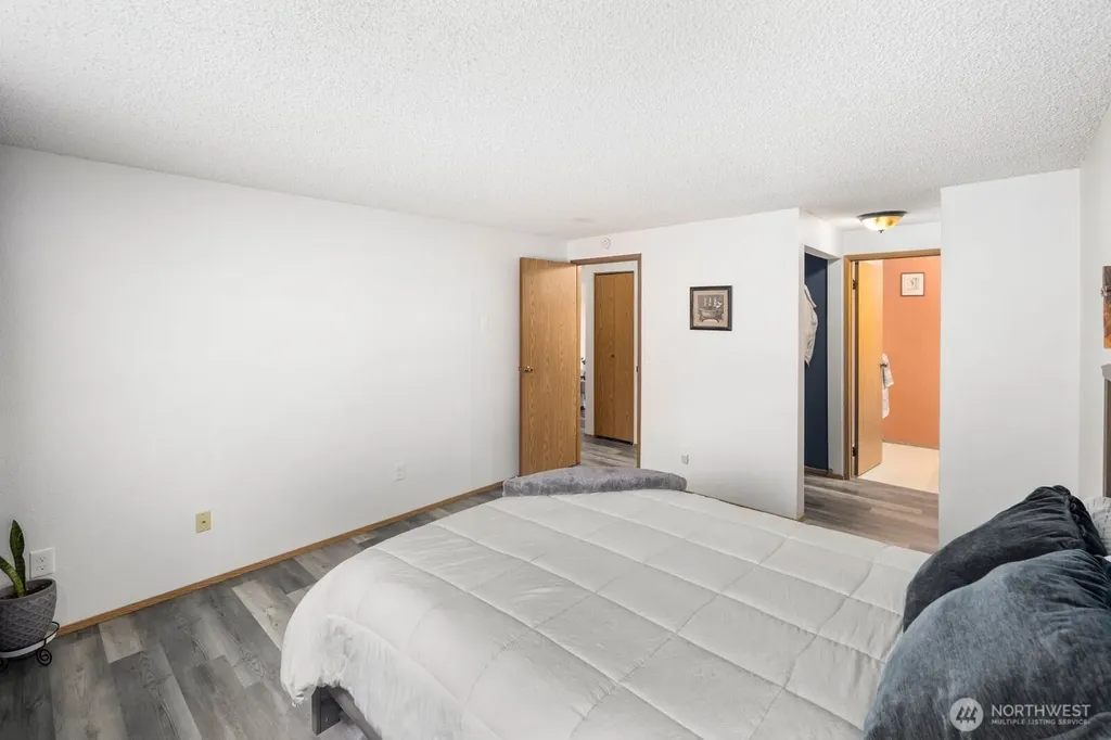 75 NW Columbia Drive Oak Harbor WA 98277