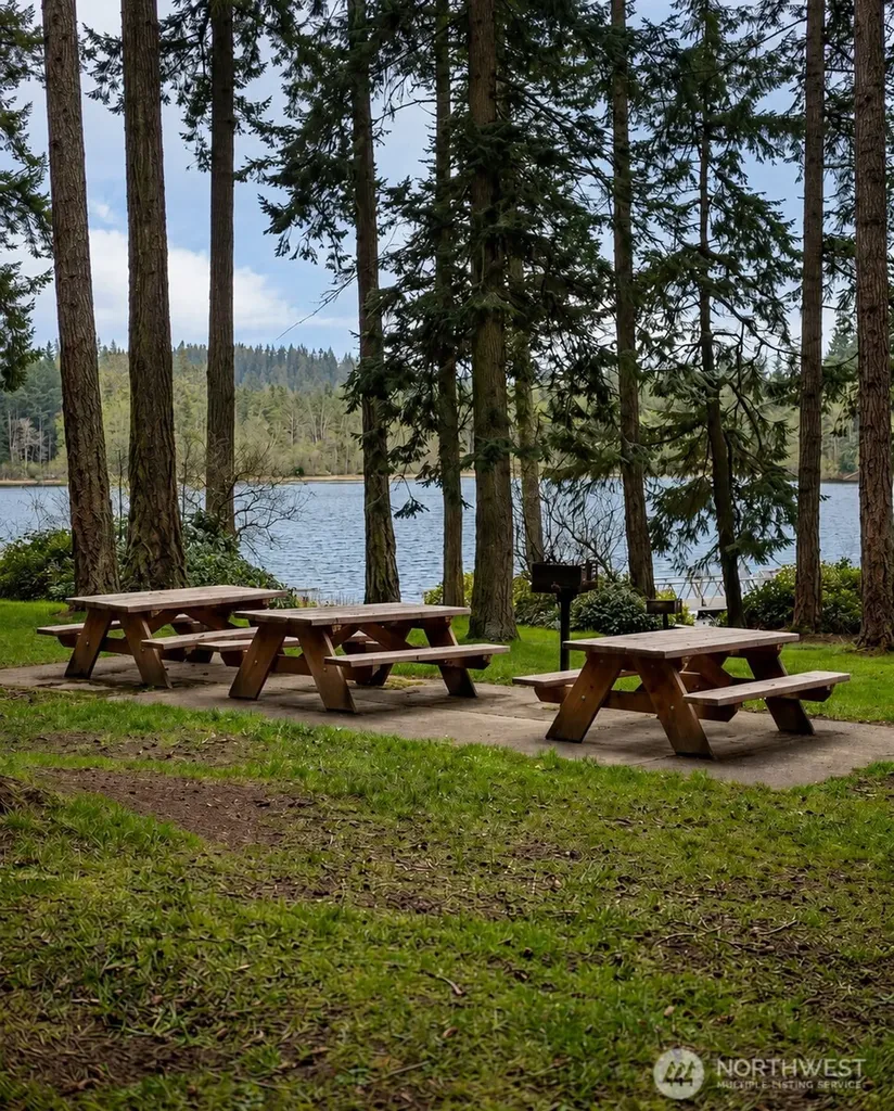 75 NW Columbia Drive Oak Harbor WA 98277